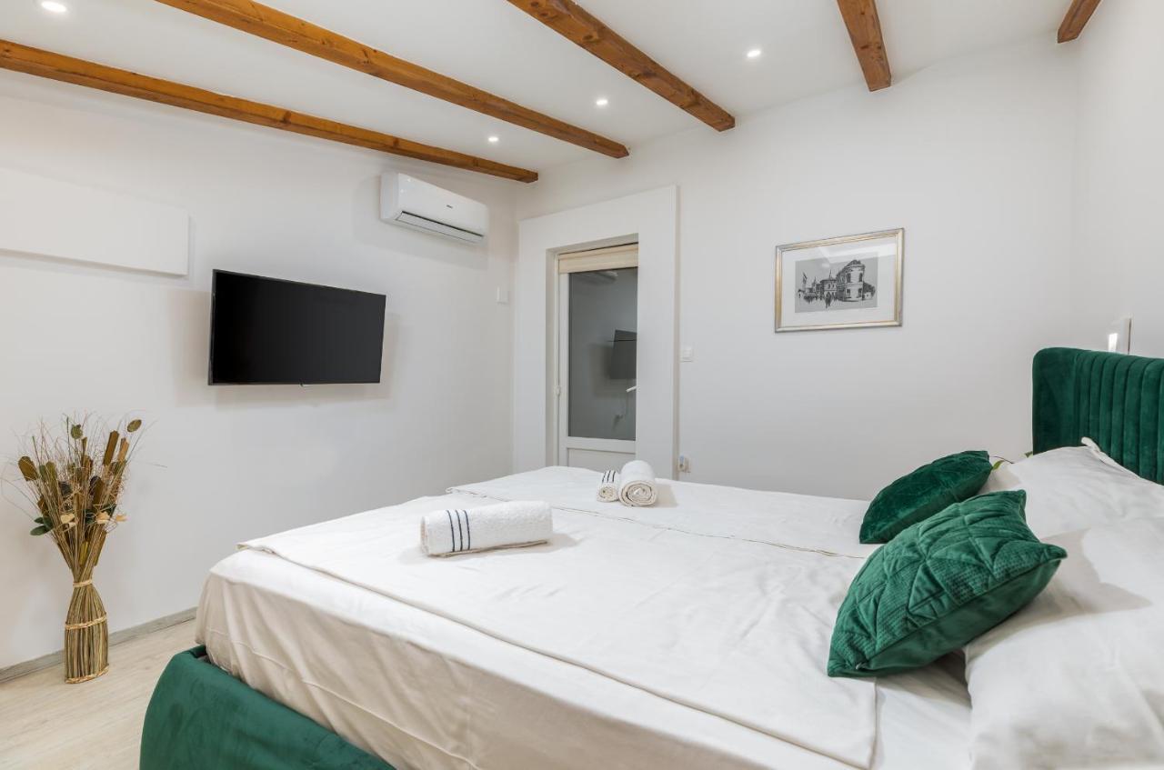 Apartment Augusto - Sea View Пула Екстериор снимка